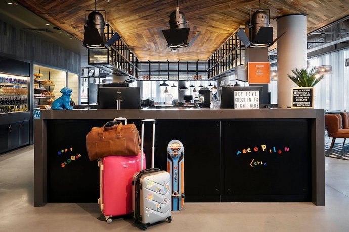 Imagen de los interiores del Hotel Moxy Slough. Foto 18
