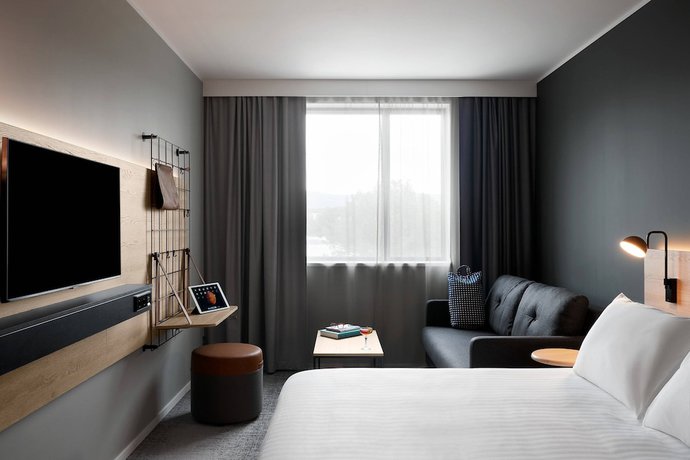 Imagen de la habitación del Hotel Moxy Sophia Antipolis. Foto 4