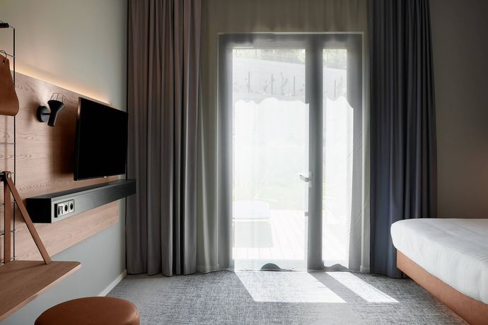 Imagen de la habitación del Hotel Moxy Sophia Antipolis. Foto 5