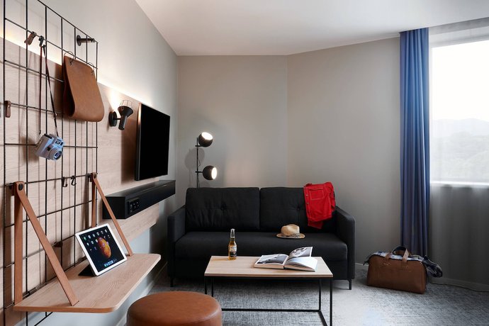 Imagen de la habitación del Hotel Moxy Sophia Antipolis. Foto 15