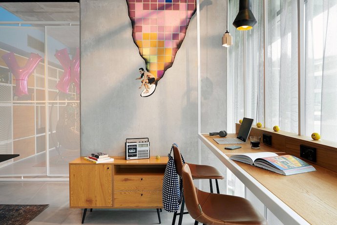 Imagen de la habitación del Hotel Moxy Sophia Antipolis. Foto 17