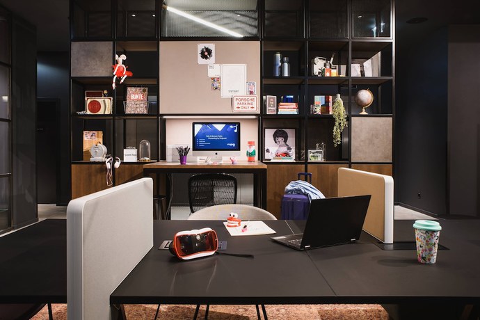 Imagen de la habitación del Hotel Moxy Stuttgart Feuerbach, a Marriott Hotel. Foto 8