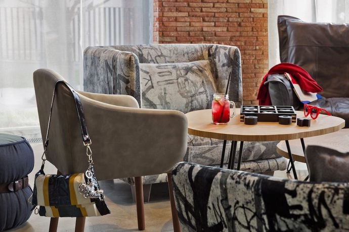 Imagen del bar/restaurante del Hotel Moxy Tbilisi. Foto 2