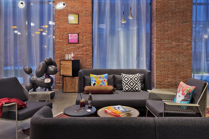 Imagen de los interiores del Hotel Moxy Tbilisi. Foto 16