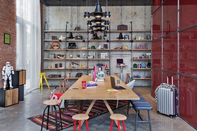 Imagen de la habitación del Hotel Moxy Tbilisi. Foto 13