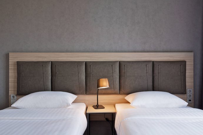 Imagen de la habitación del Hotel Moxy Tbilisi. Foto 15