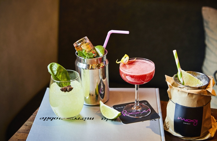 Imagen del bar/restaurante del Hotel Moxy Tokyo Kinshicho By Marriott. Foto 6