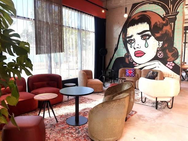 Imagen del bar/restaurante del Hotel Moxy Verona. Foto 2