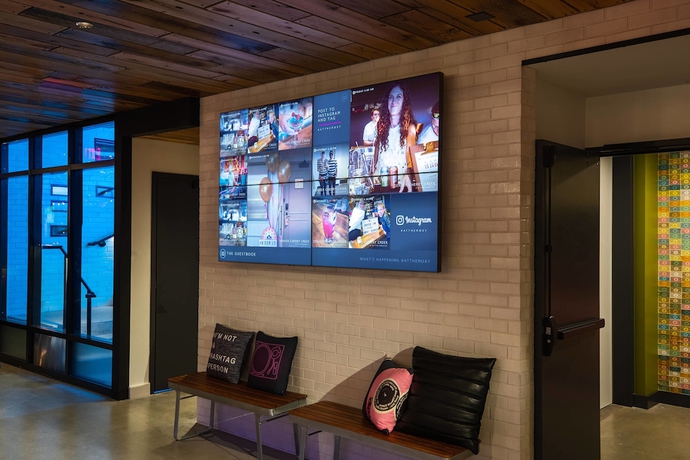 Imagen de los interiores del Hotel Moxy Washington, DC Downtown. Foto 12