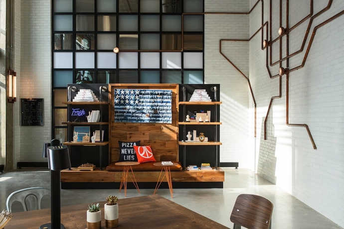 Imagen de los interiores del Hotel Moxy Washington, DC Downtown. Foto 15