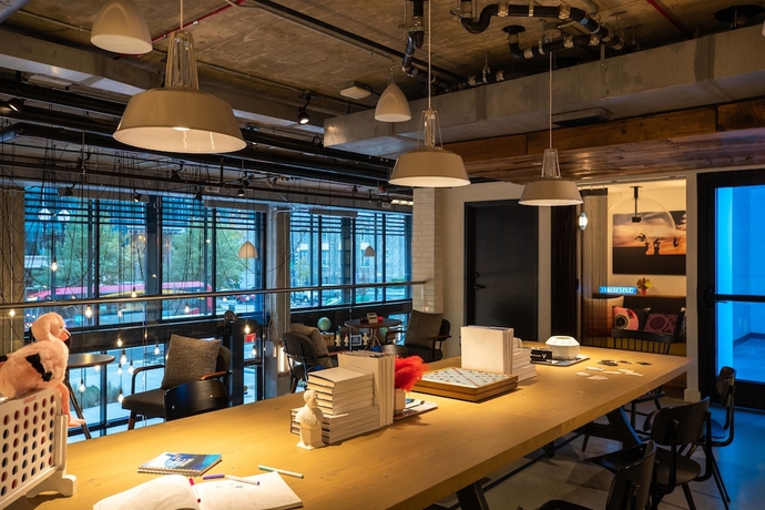 Imagen de los interiores del Hotel Moxy Washington, DC Downtown. Foto 18