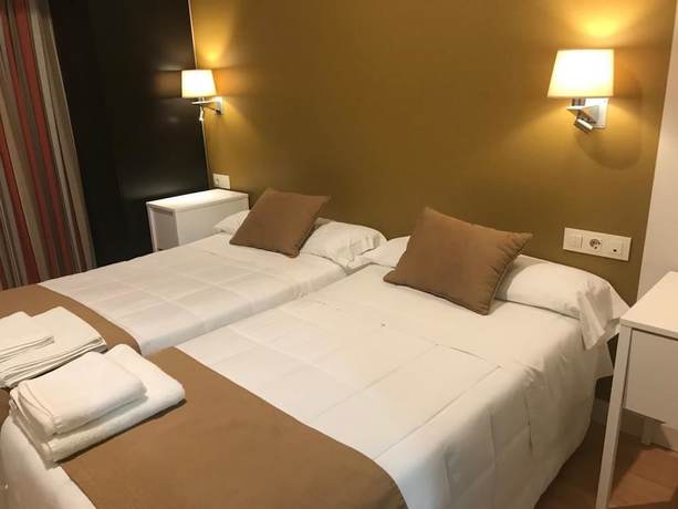 Imagen de la habitación del Hotel Moya, Cáceres Provincia. Foto 6