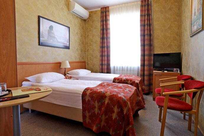 Imagen de la habitación del Hotel Moya Glinka. Foto 13