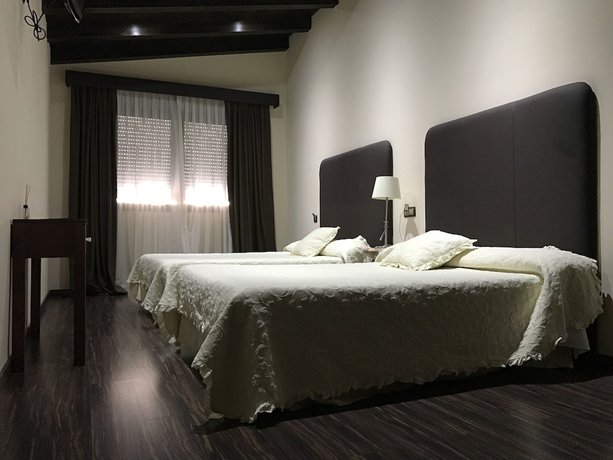 Imagen de la habitación del Hotel Moya Landete. Foto 3