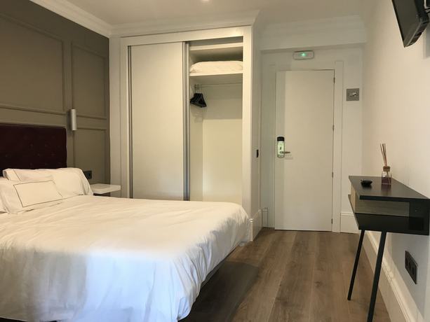 Imagen de la habitación del Hotel Moya Landete. Foto 8