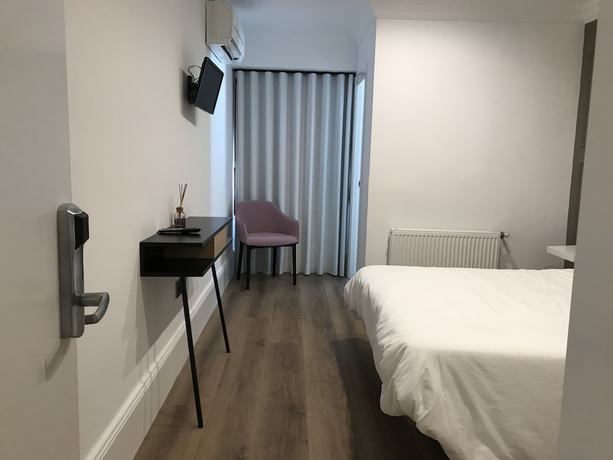 Imagen de la habitación del Hotel Moya Landete. Foto 14