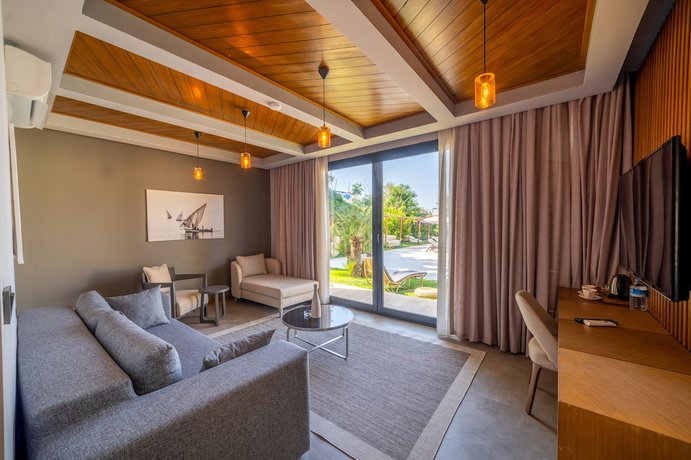 Imagen de la habitación del Hotel Moyo Luxury and Beach. Foto 4