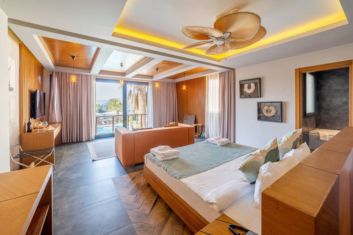 Imagen de la habitación del Hotel Moyo Luxury and Beach. Foto 13