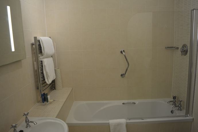 Imagen de la habitación del Hotel Moyvalley and Golf Resort. Foto 6