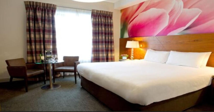 Imagen de la habitación del Hotel Moyvalley and Golf Resort. Foto 7