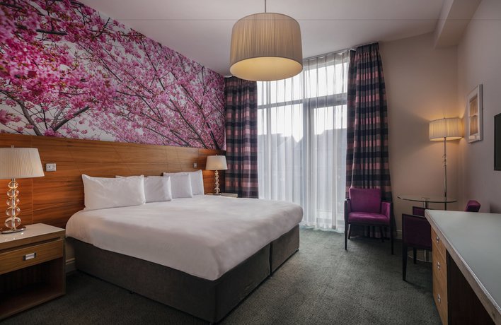 Imagen de la habitación del Hotel Moyvalley and Golf Resort. Foto 8