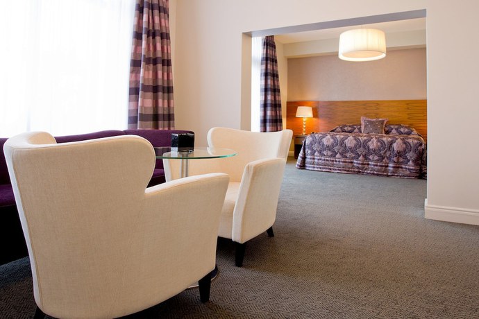 Imagen de la habitación del Hotel Moyvalley and Golf Resort. Foto 15