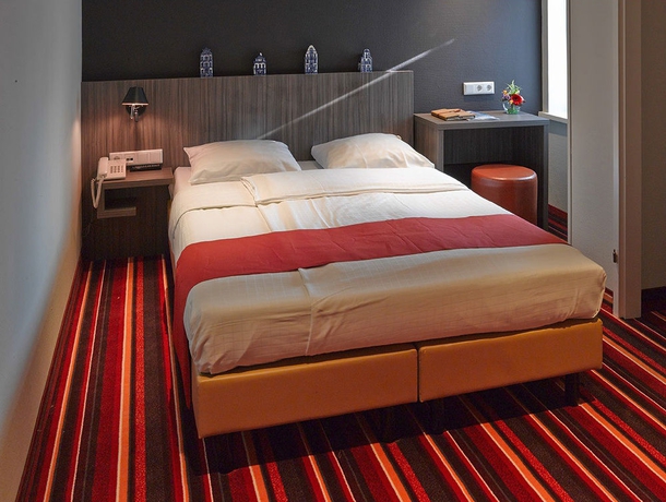 Imagen de la habitación del Hotel Mozart, Ámsterdam. Foto 6