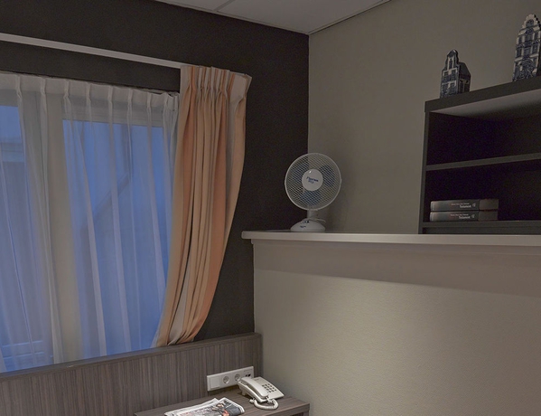 Imagen de la habitación del Hotel Mozart, Ámsterdam. Foto 9