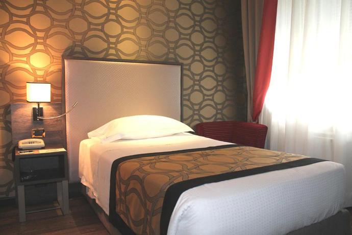 Imagen de la habitación del Hotel Mozart, Mil&aacute;n. Foto 9