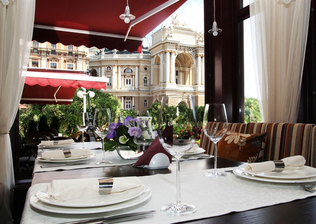 Imagen del bar/restaurante del Hotel Mozart, Odessa. Foto 4