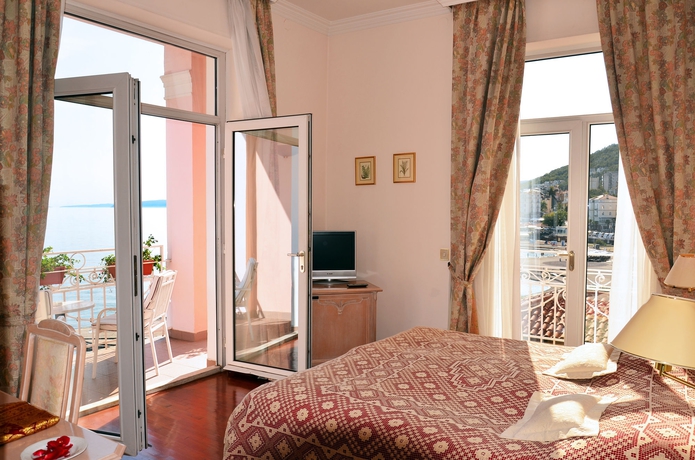Imagen de la habitación del Hotel Mozart, Opatija. Foto 8