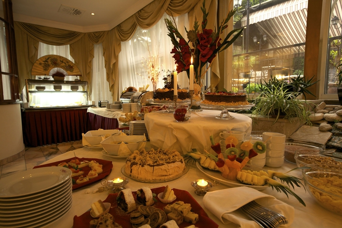 Imagen del bar/restaurante del Hotel Mozart, Opatija. Foto 3