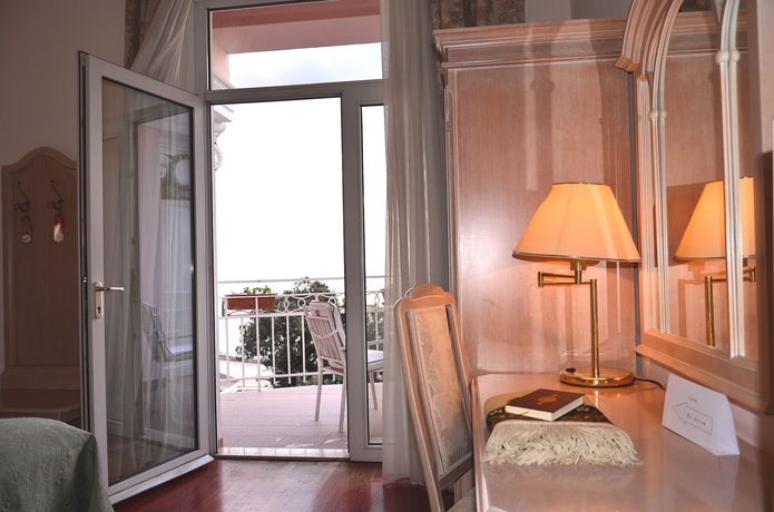 Imagen de la habitación del Hotel Mozart, Opatija. Foto 9