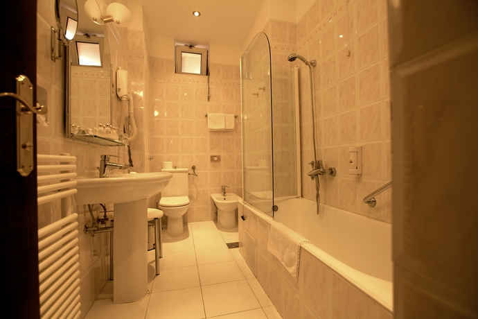 Imagen de la habitación del Hotel Mozart, Opatija. Foto 11