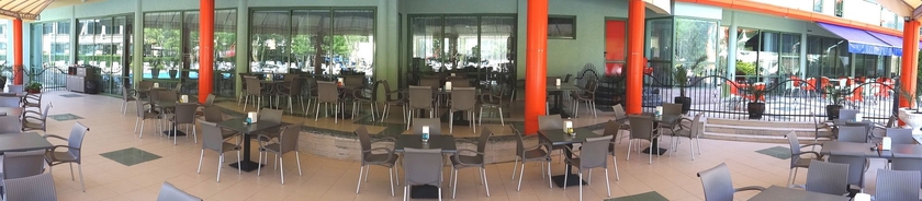 Imagen del bar/restaurante del Hotel Mpm Kalina Garden. Foto 2