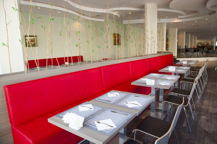 Imagen del bar/restaurante del Hotel Mpm Kalina Garden. Foto 3