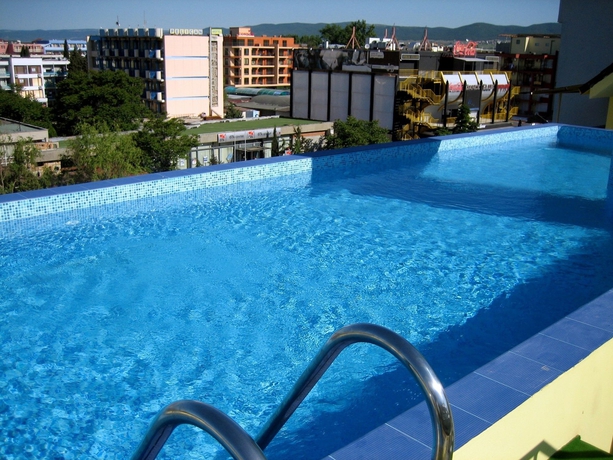Imagen de la piscina del Hotel Mpm Royal Central. Foto 15