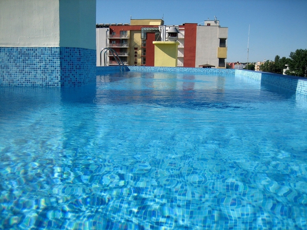 Imagen de la piscina del Hotel Mpm Royal Central. Foto 16
