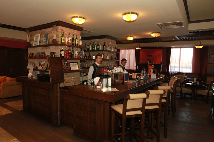 Imagen del bar/restaurante del Hotel Mpm Sport. Foto 2