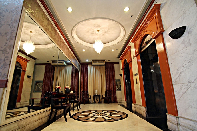 Imagen de los interiores del Hotel Mpt Suites. Foto 10
