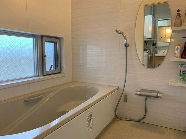 Imagen de la habitación del Hotel Mr. Kinjo Satomo In Ginowan. Foto 30