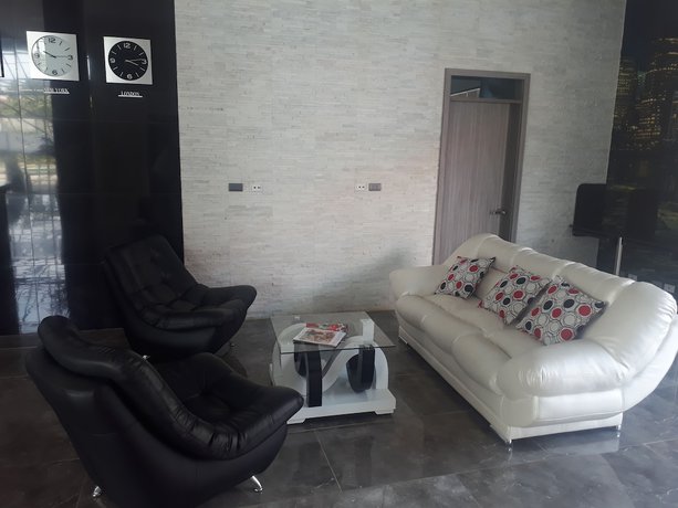 Imagen de los interiores del Hotel Mr, Yumbo. Foto 16