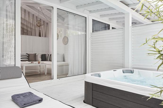 Imagen de los exteriores del Hotel Mr and Mrs White Corfu Couples Retreat Adults Only. Foto 7