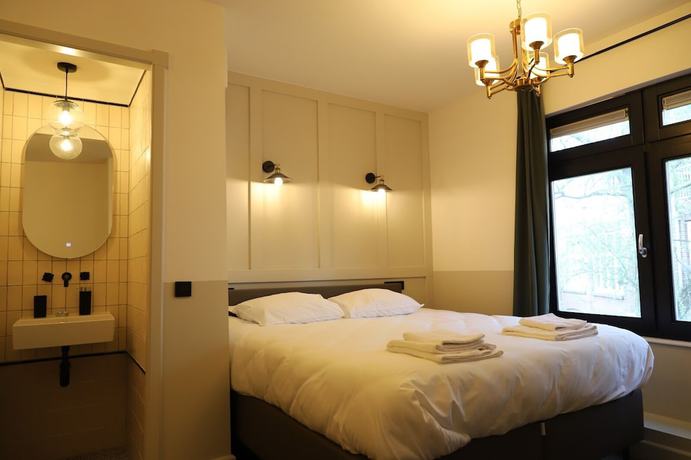 Imagen de la habitación del Hotel Mr.Lewis Rotterdam. Foto 4