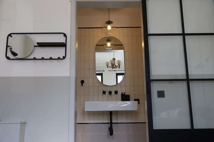 Imagen de la habitación del Hotel Mr.Lewis Rotterdam. Foto 8