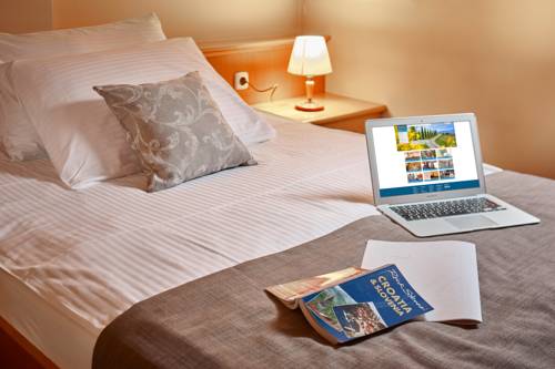 Imagen de la habitación del Hotel Mrak 3* Superior. Foto 2