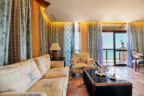 Imagen de la habitación del Hotel Ms Amaragua. Foto 18