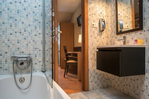 Imagen de la habitación del Hotel Ms Boiro (sampedro). Foto 11