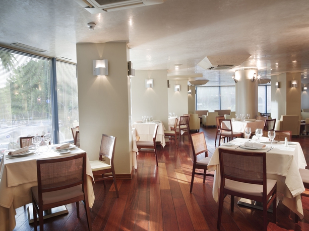 Imagen del bar/restaurante del Hotel Ms Maestranza. Foto 6