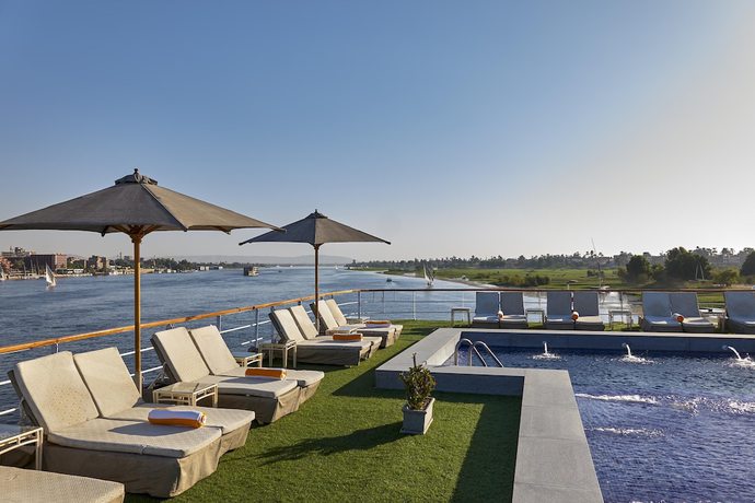 Imagen de la piscina del Hotel Ms Movenpick Royal Lily - Luxor Aswan. Foto 15